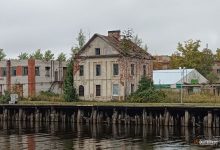 Фото - Викинг в пробковом шлеме. Смольный судится с производителем взрывающихся пакетов для инкассаторов